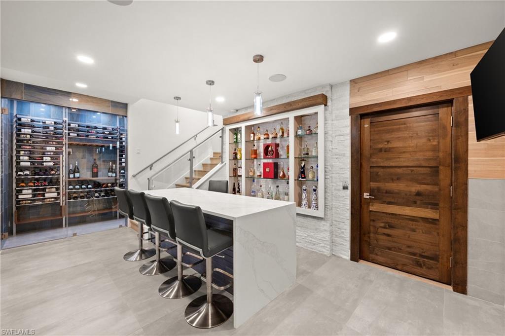 380 Trade Winds AVE