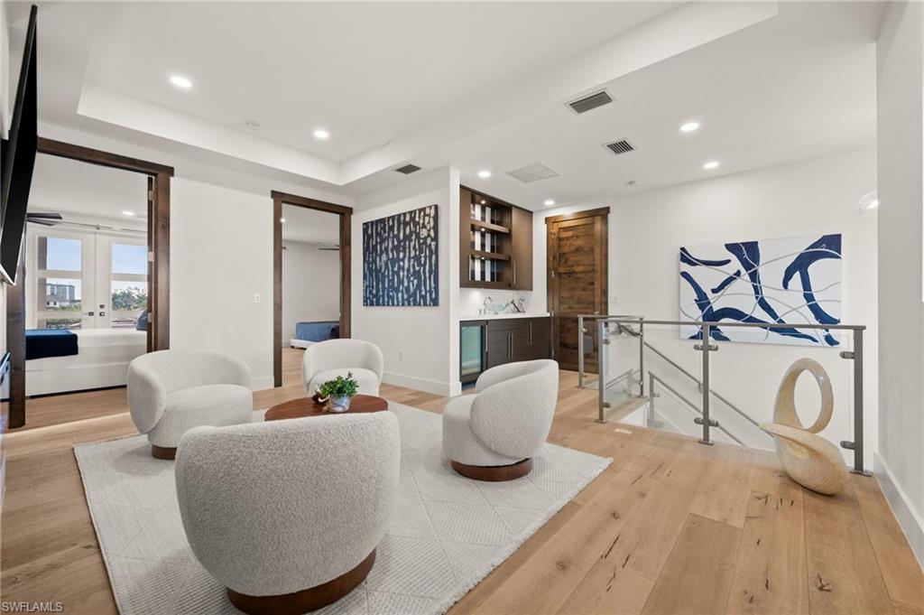 380 Trade Winds AVE