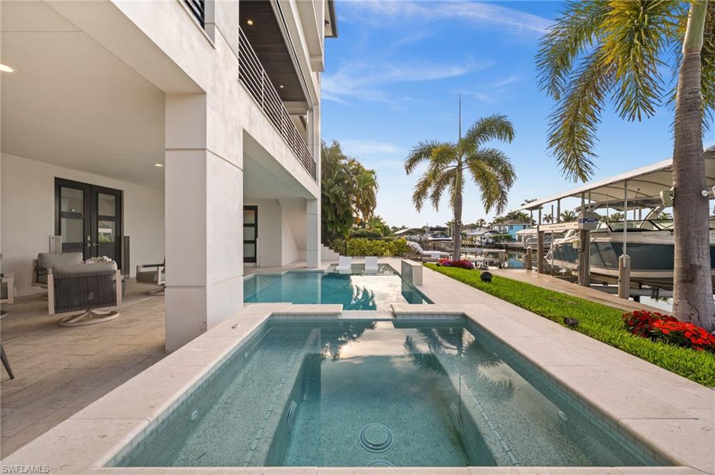 380 Trade Winds AVE