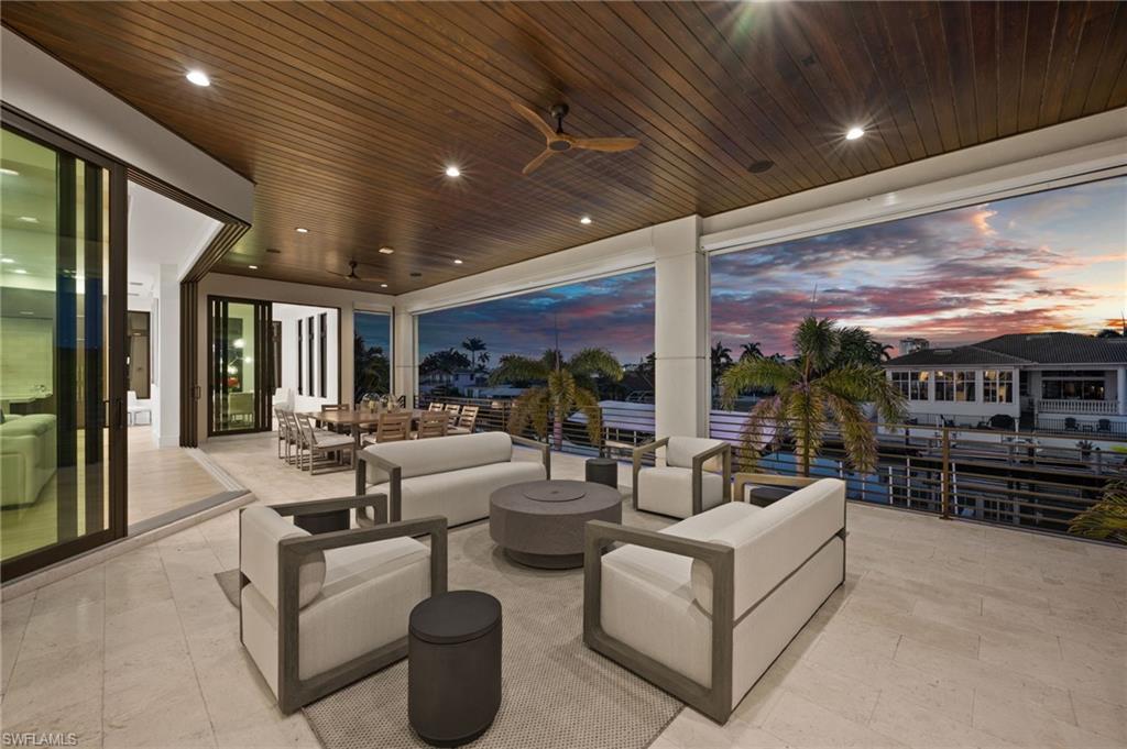 380 Trade Winds AVE