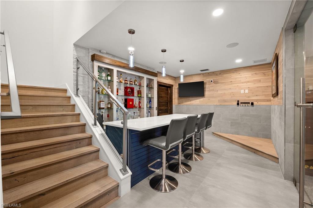 380 Trade Winds AVE