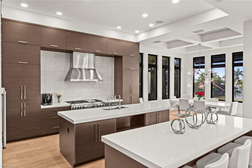 380 Trade Winds AVE