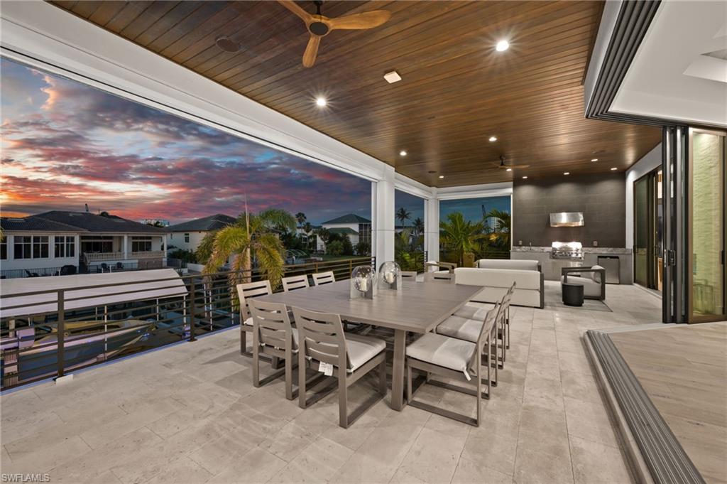 380 Trade Winds AVE