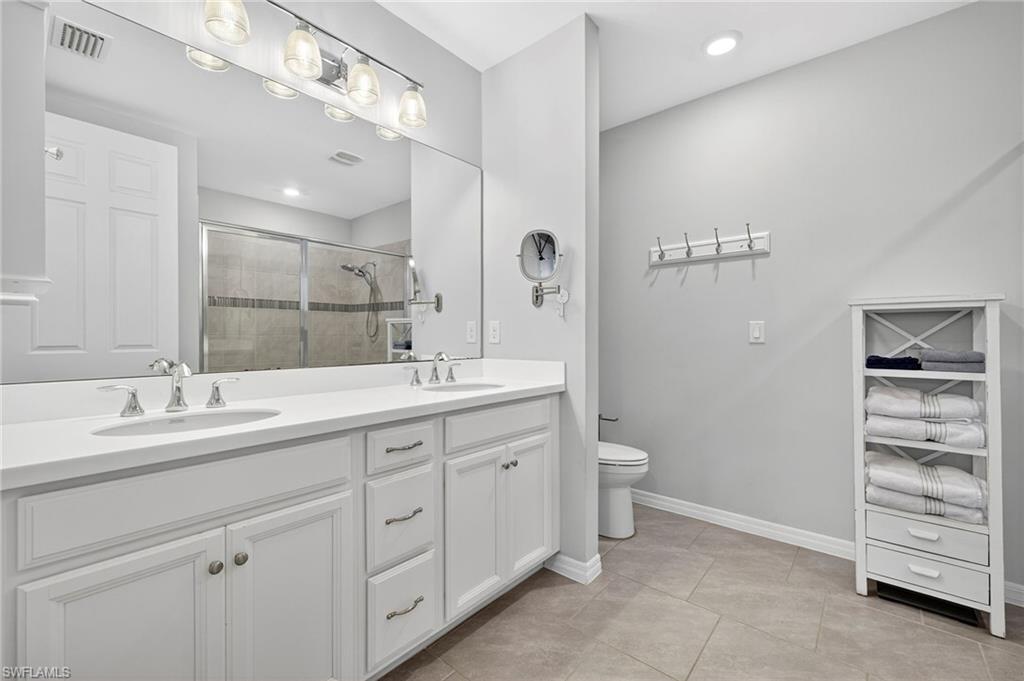 14582 Edgewater CIR