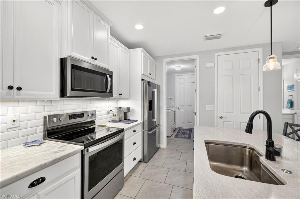 14582 Edgewater CIR
