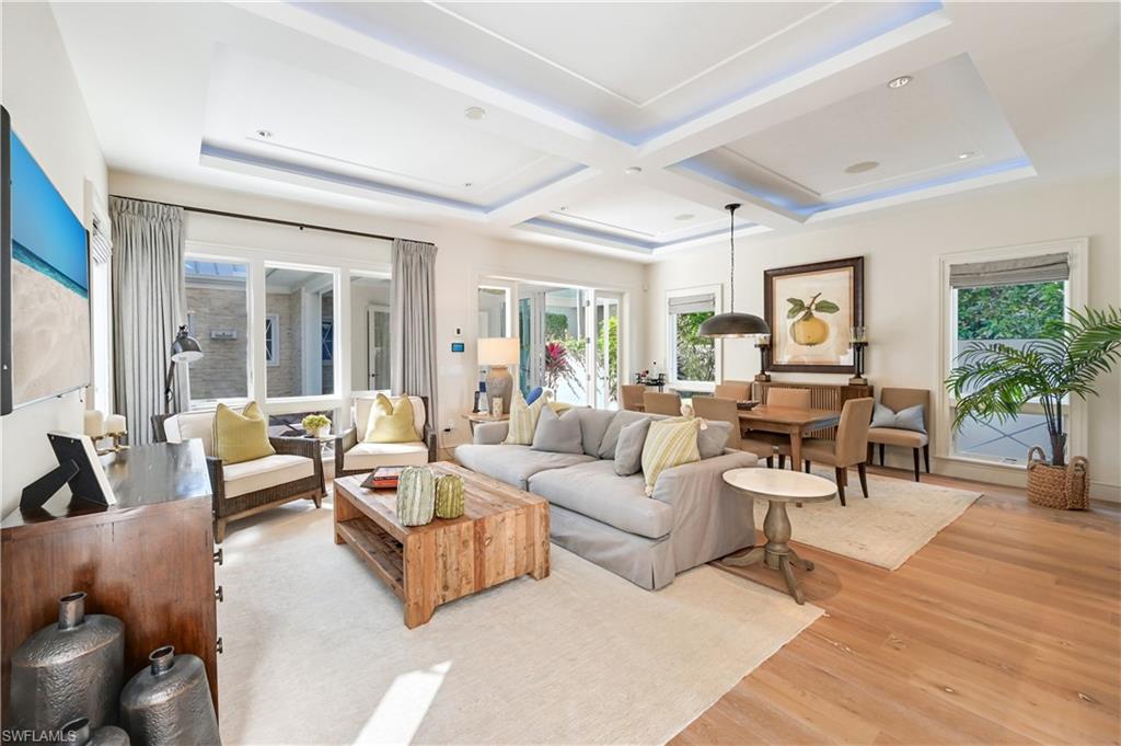 42 6th ST S