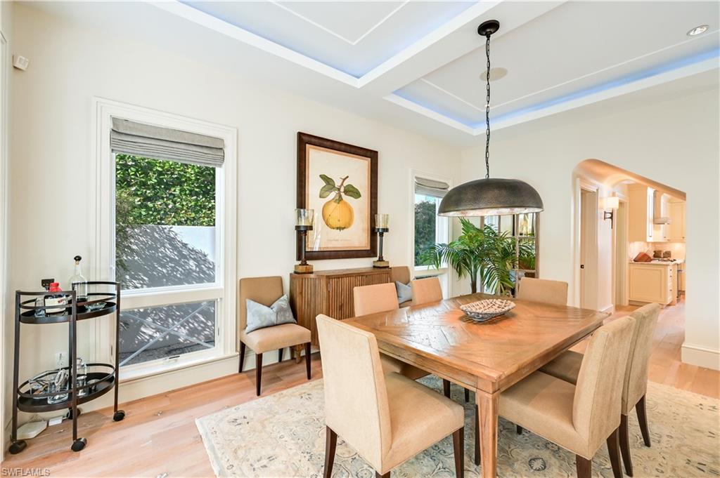 42 6th ST S