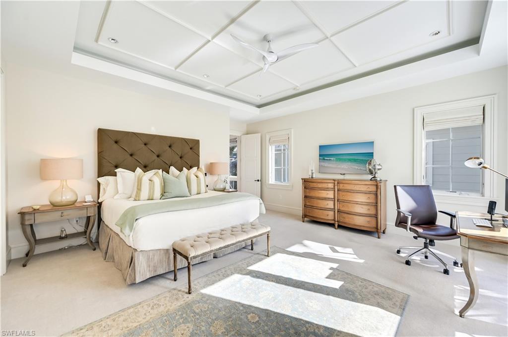 42 6th ST S
