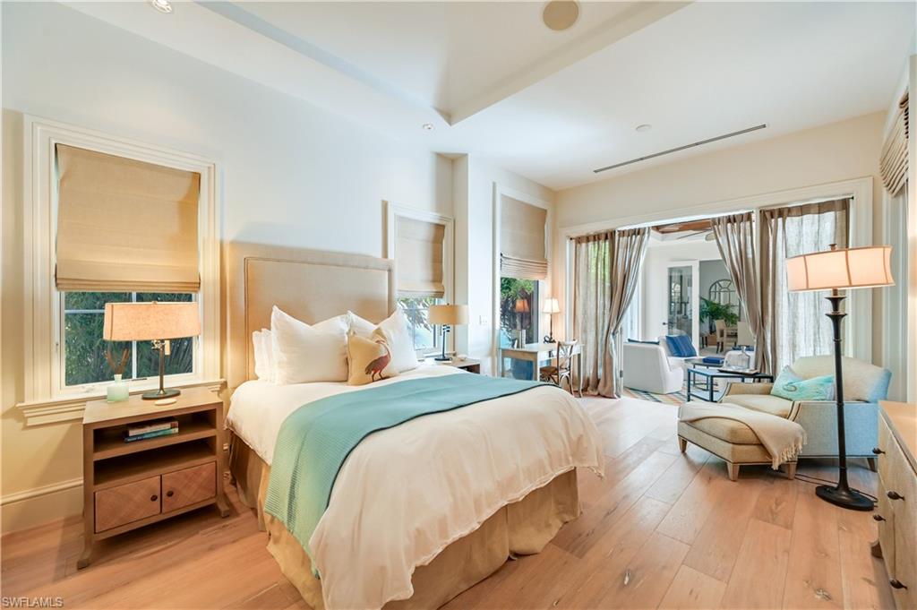 42 6th ST S