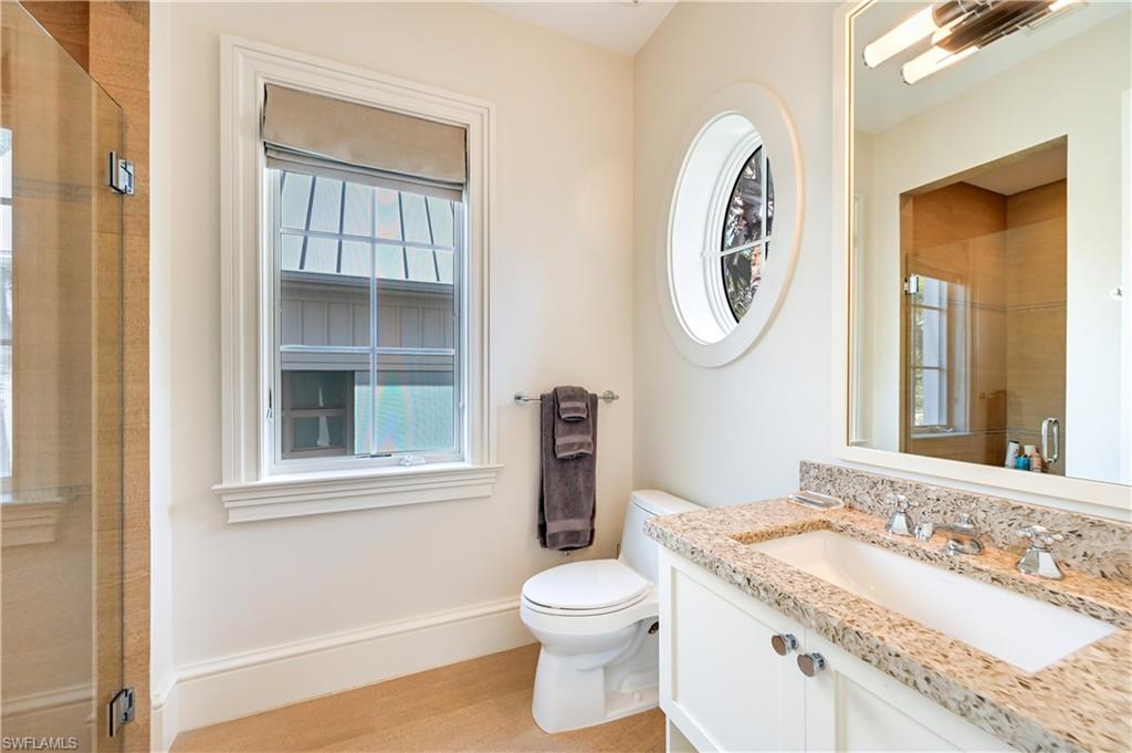 42 6th ST S