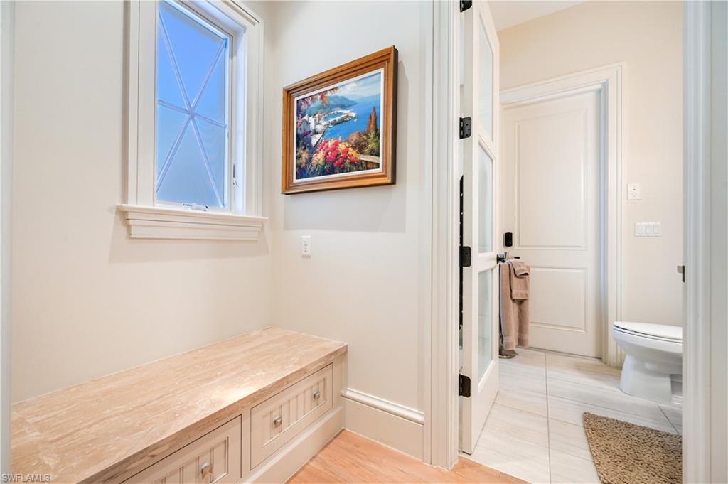 42 6th ST S