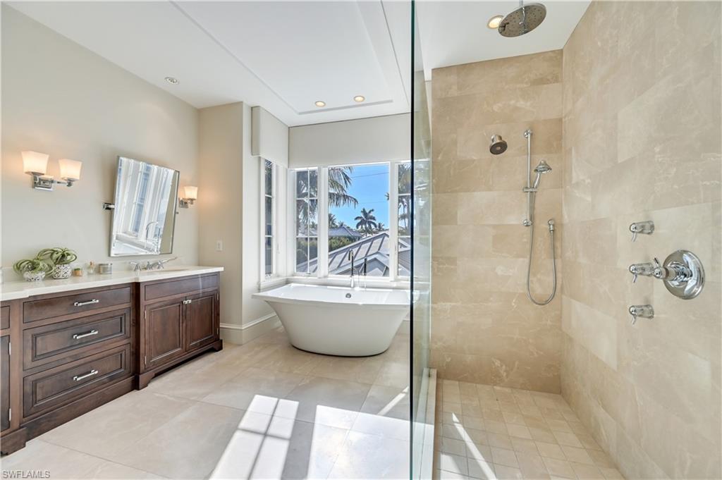 42 6th ST S