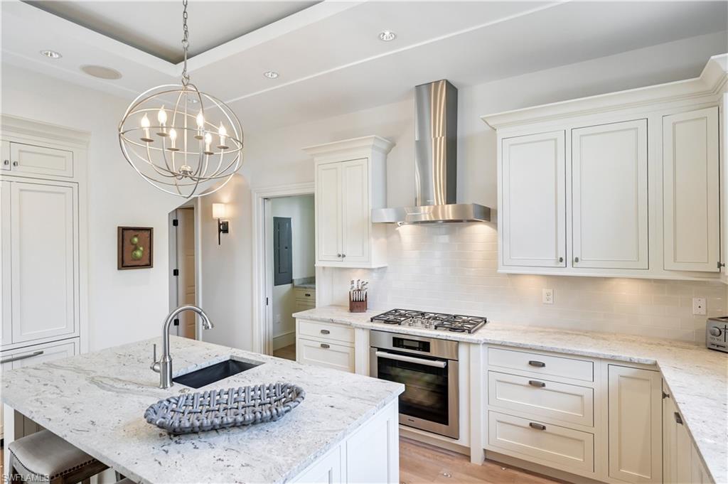 42 6th ST S