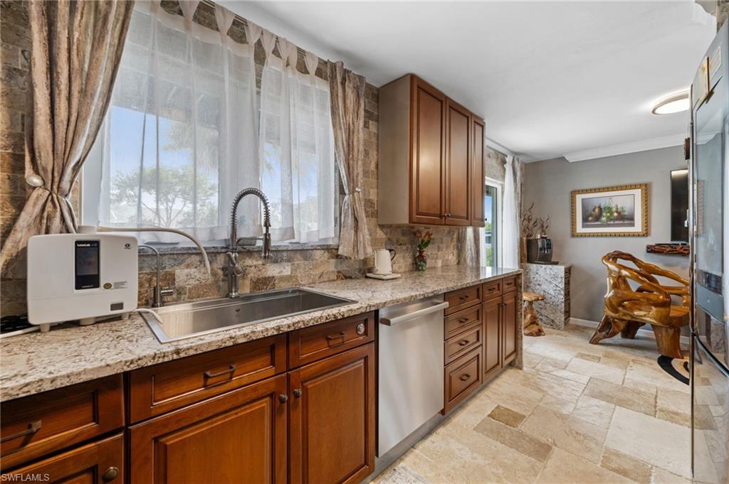 38 Willoughby DR