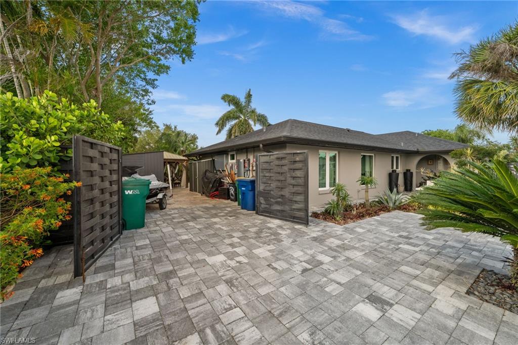 38 Willoughby DR