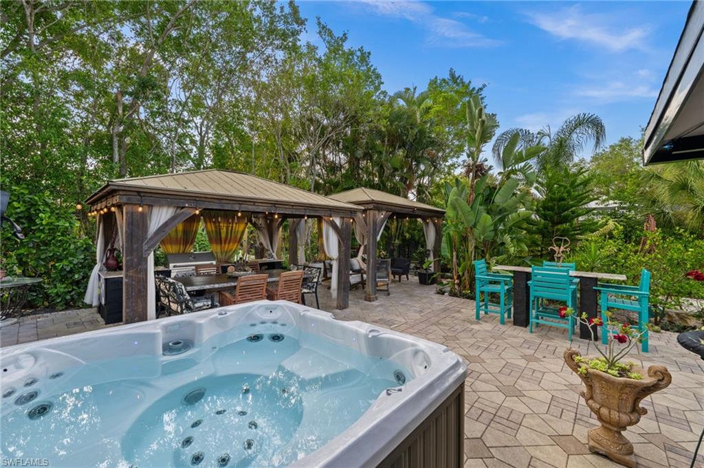 38 Willoughby DR