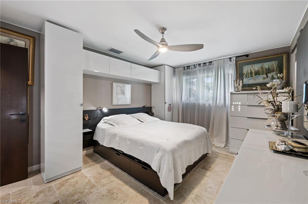 38 Willoughby DR