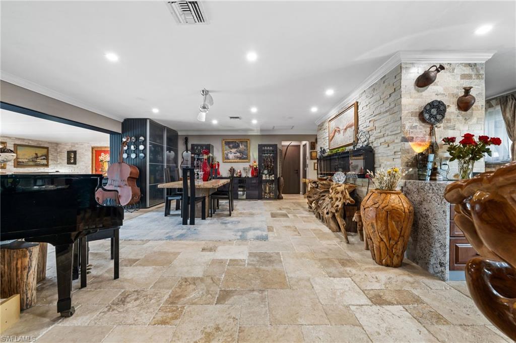 38 Willoughby DR