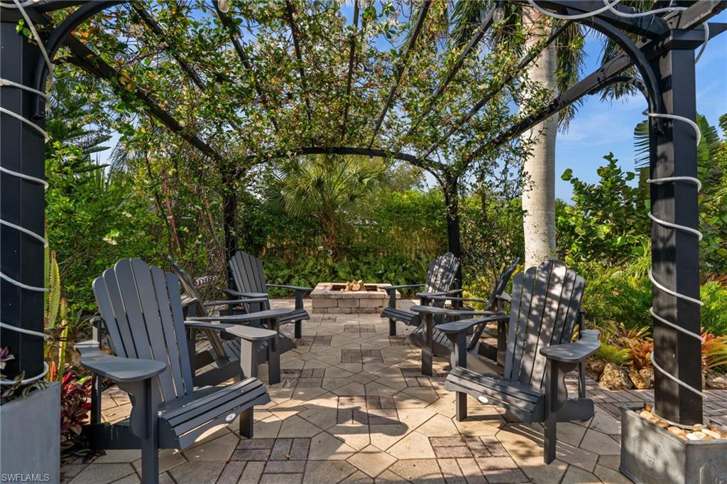 38 Willoughby DR