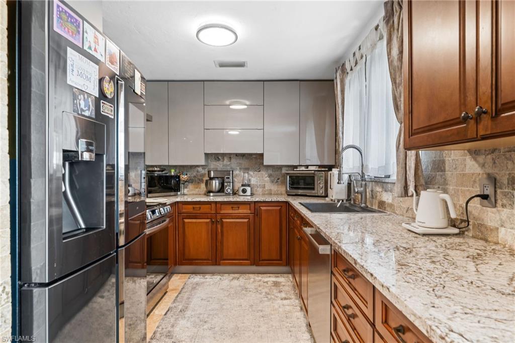 38 Willoughby DR