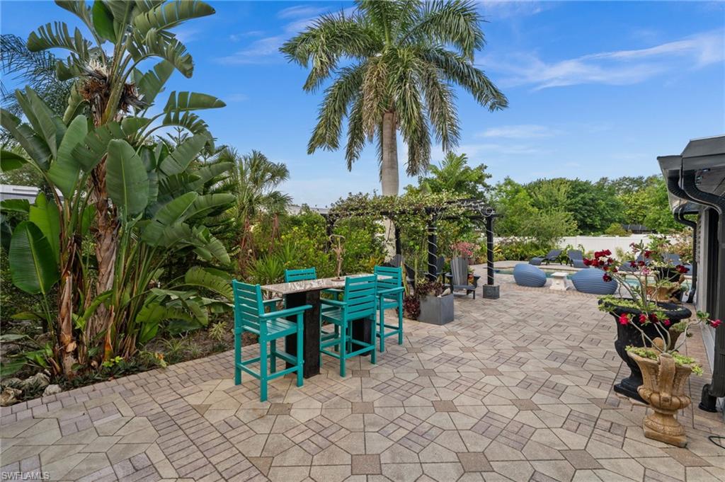 38 Willoughby DR
