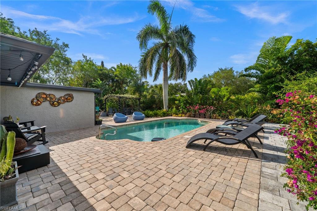 38 Willoughby DR
