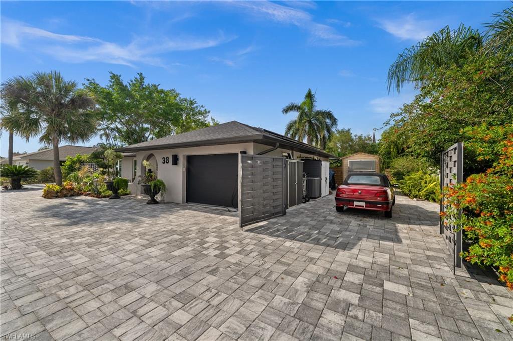 38 Willoughby DR