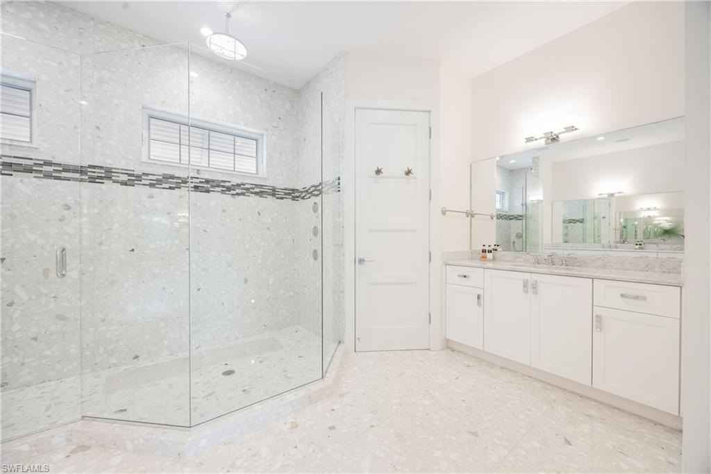 1571 Bonita LN
