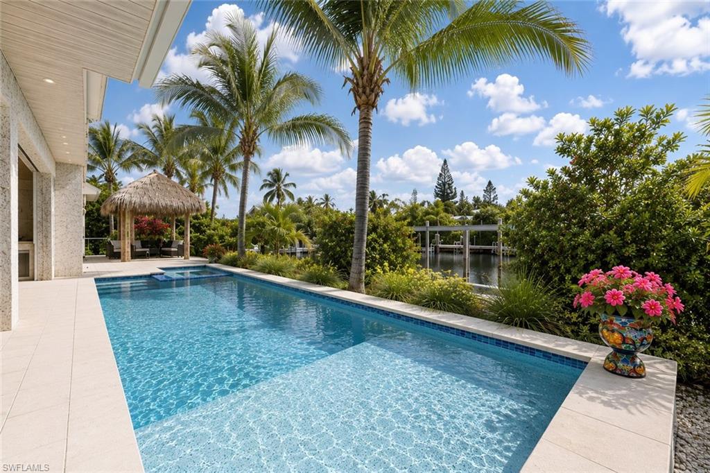 1571 Bonita LN