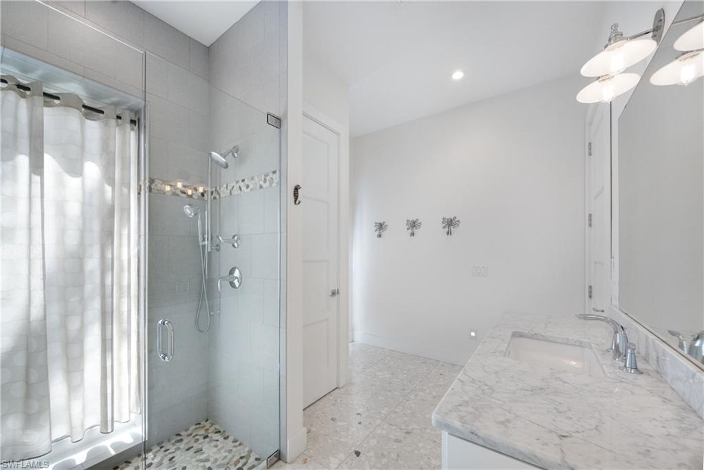 1571 Bonita LN