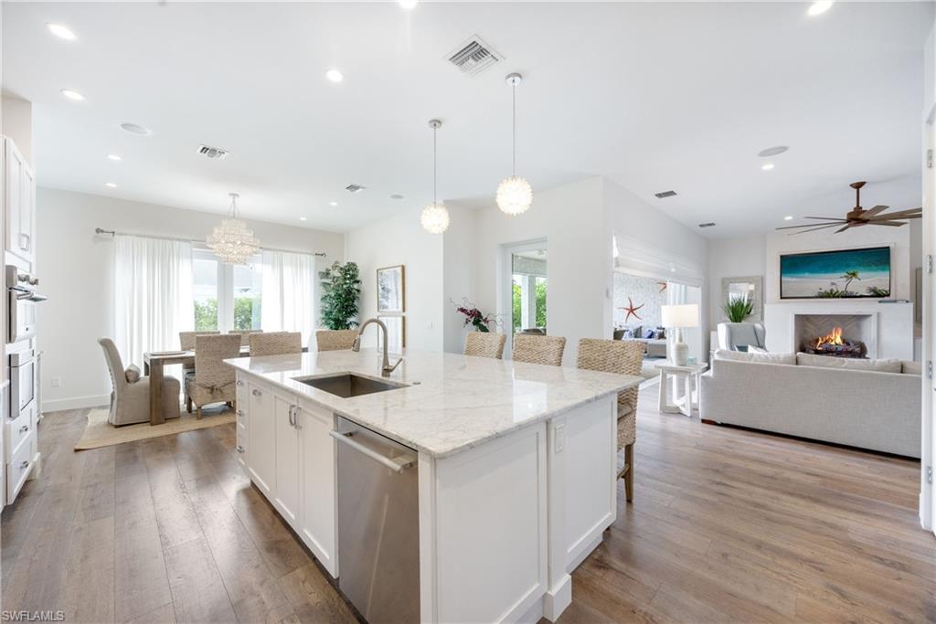 1571 Bonita LN