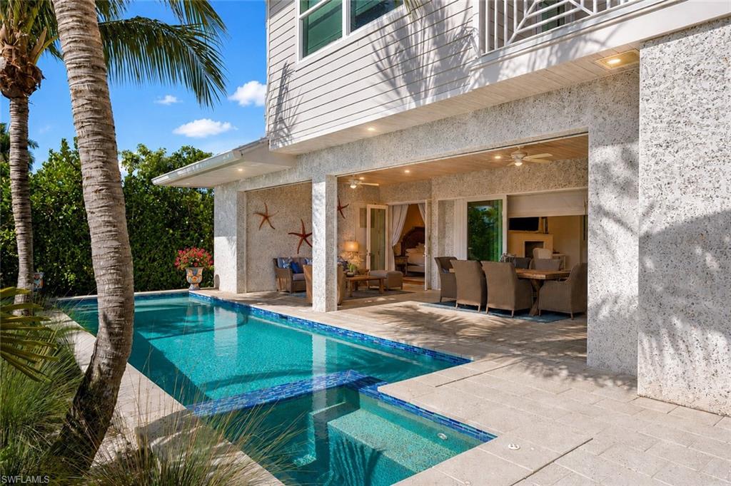 1571 Bonita LN