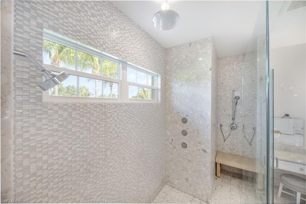 1571 Bonita LN