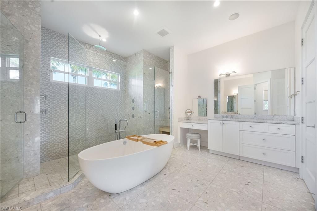 1571 Bonita LN