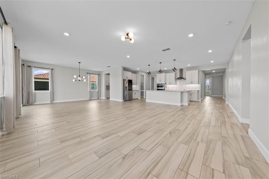 2038 Grove DR