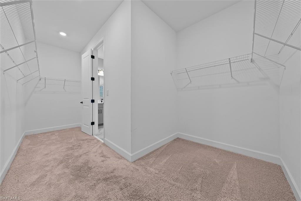 2038 Grove DR