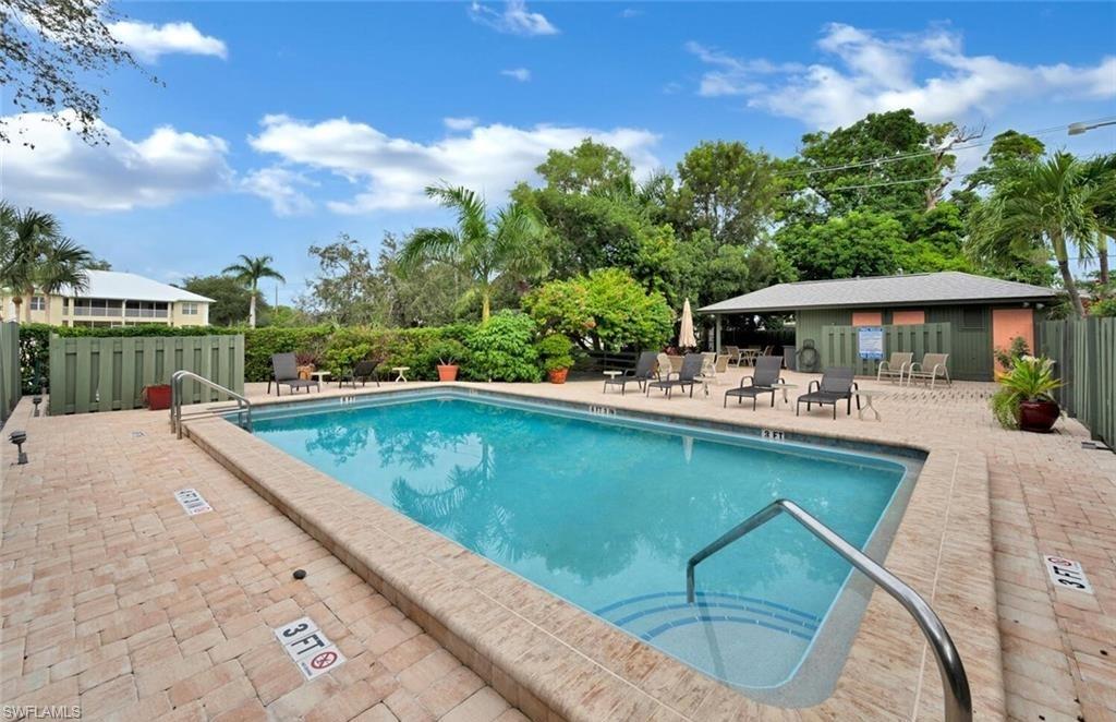 1245 Solana RD
