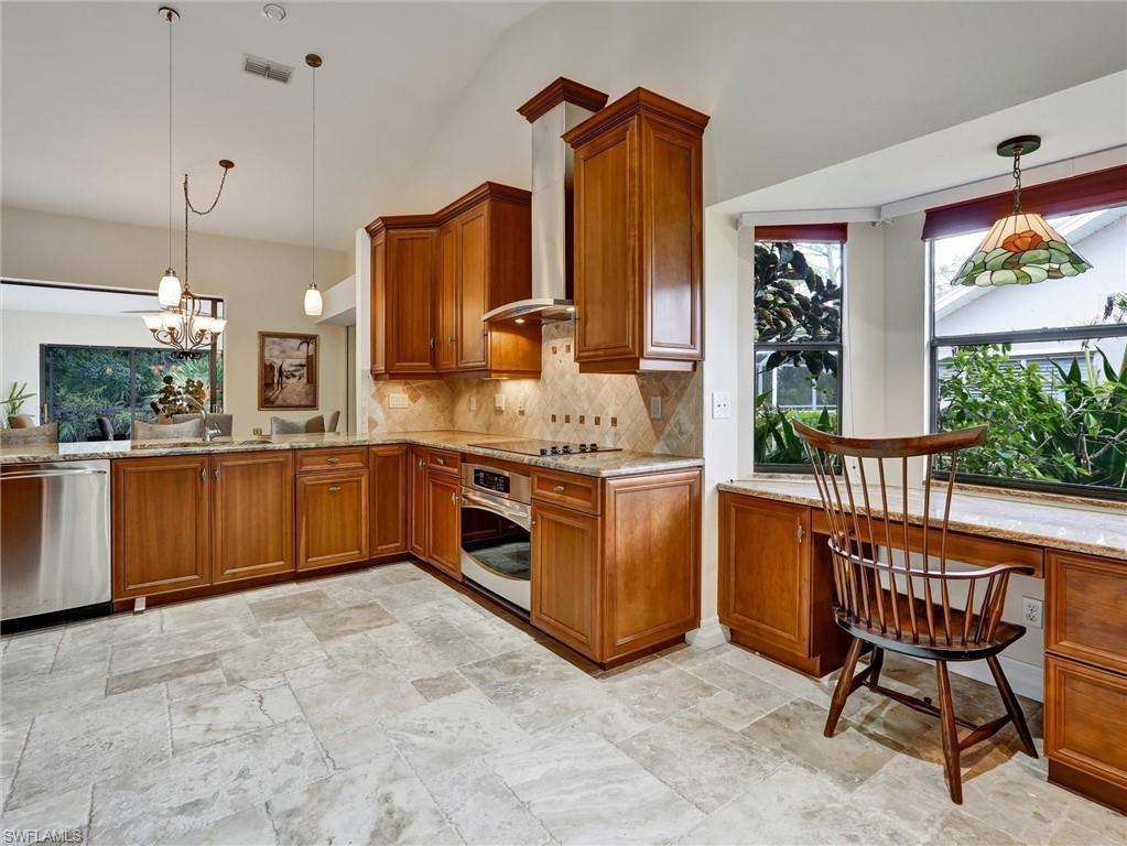 241 Saint James WAY
