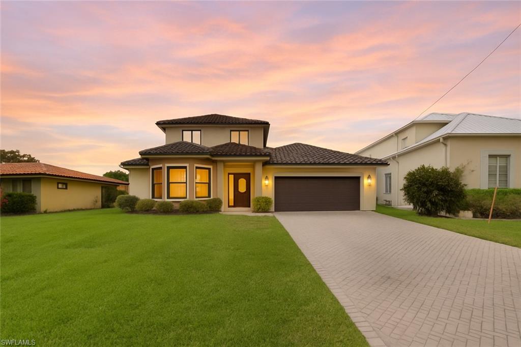 1535 Dolphin LN