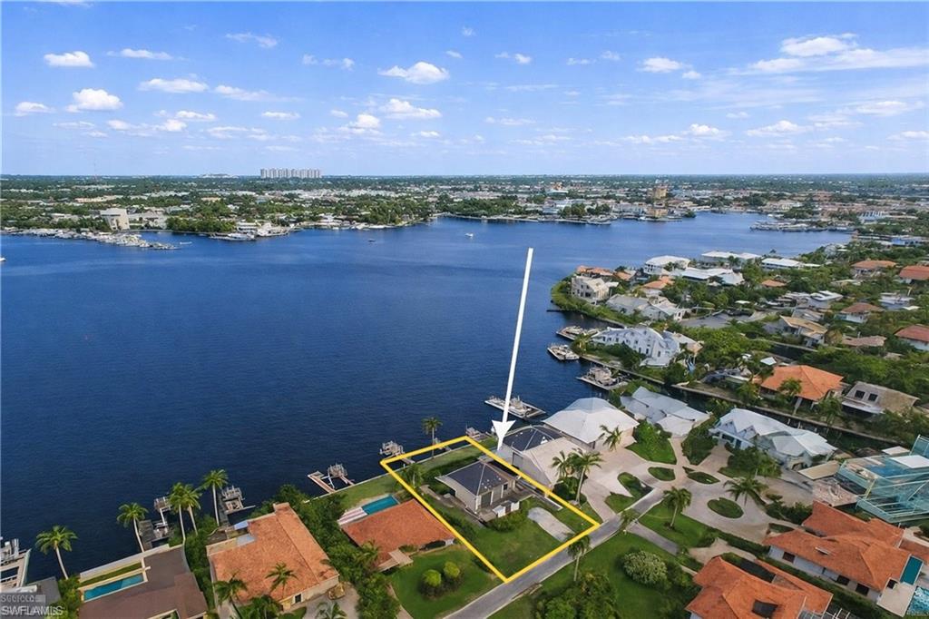1535 Dolphin LN