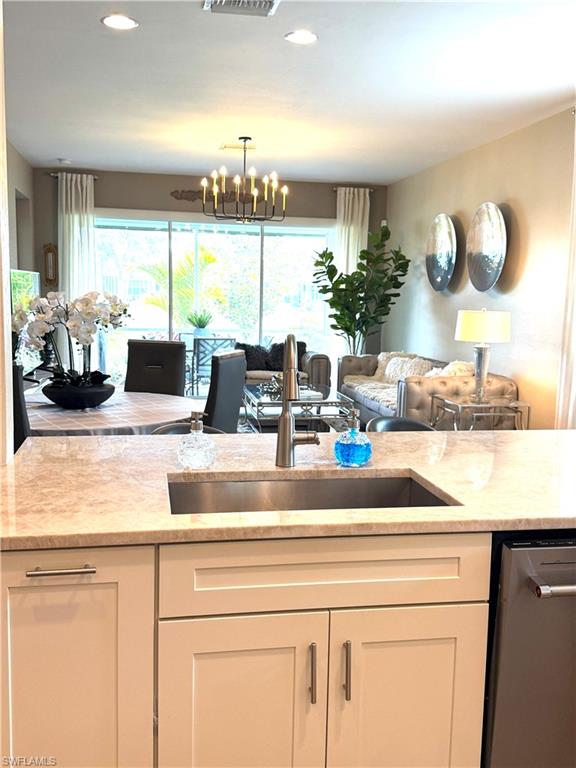 8736 Querce CT