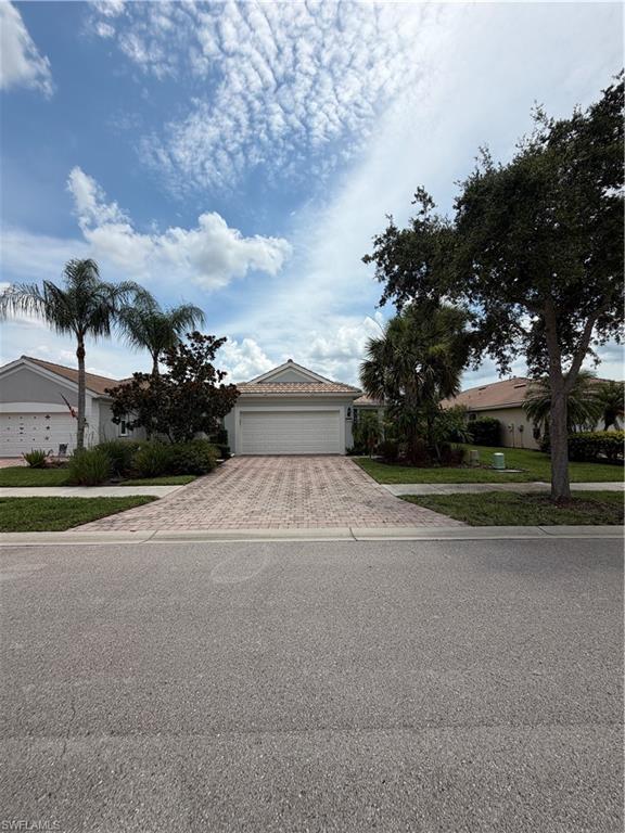 8736 Querce CT