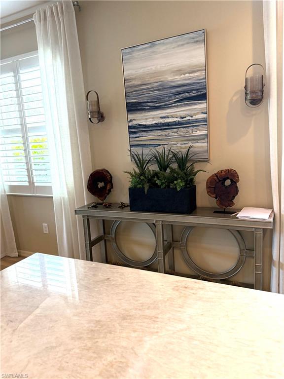 8736 Querce CT