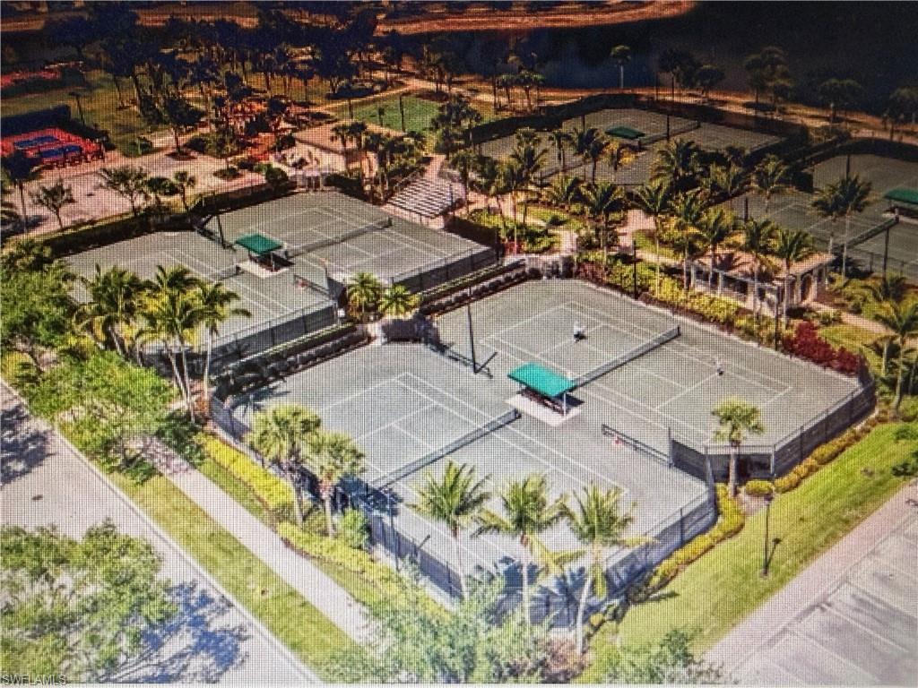 8736 Querce CT