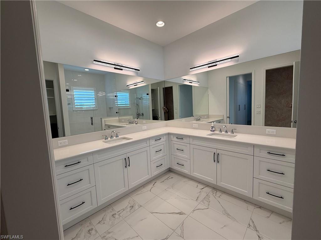 12436 Purple Ficus WAY