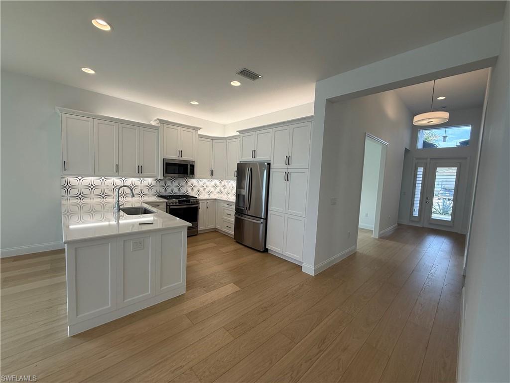 12436 Purple Ficus WAY