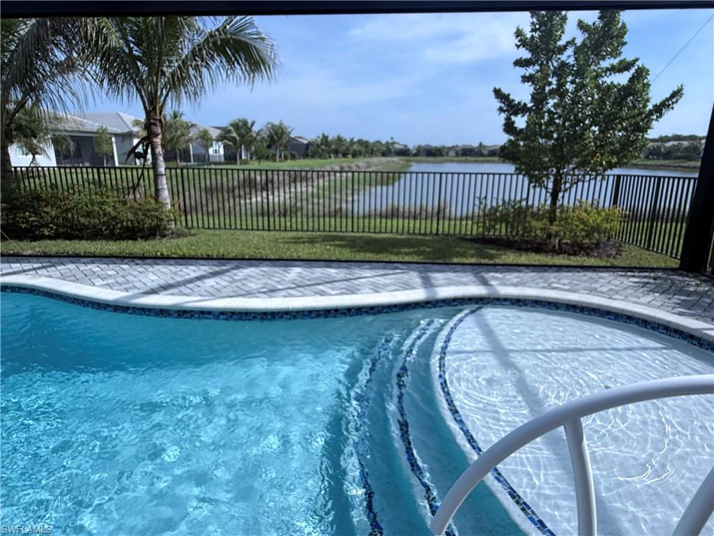 12436 Purple Ficus WAY