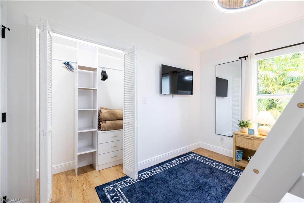 821 105th AVE N