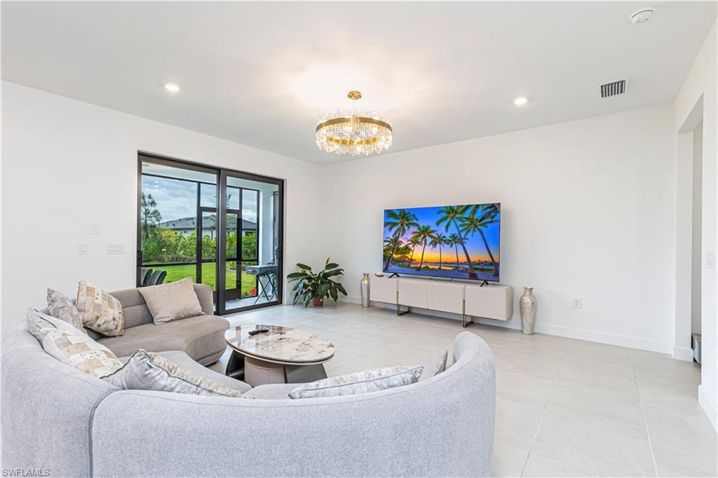 1854 Mesa LN