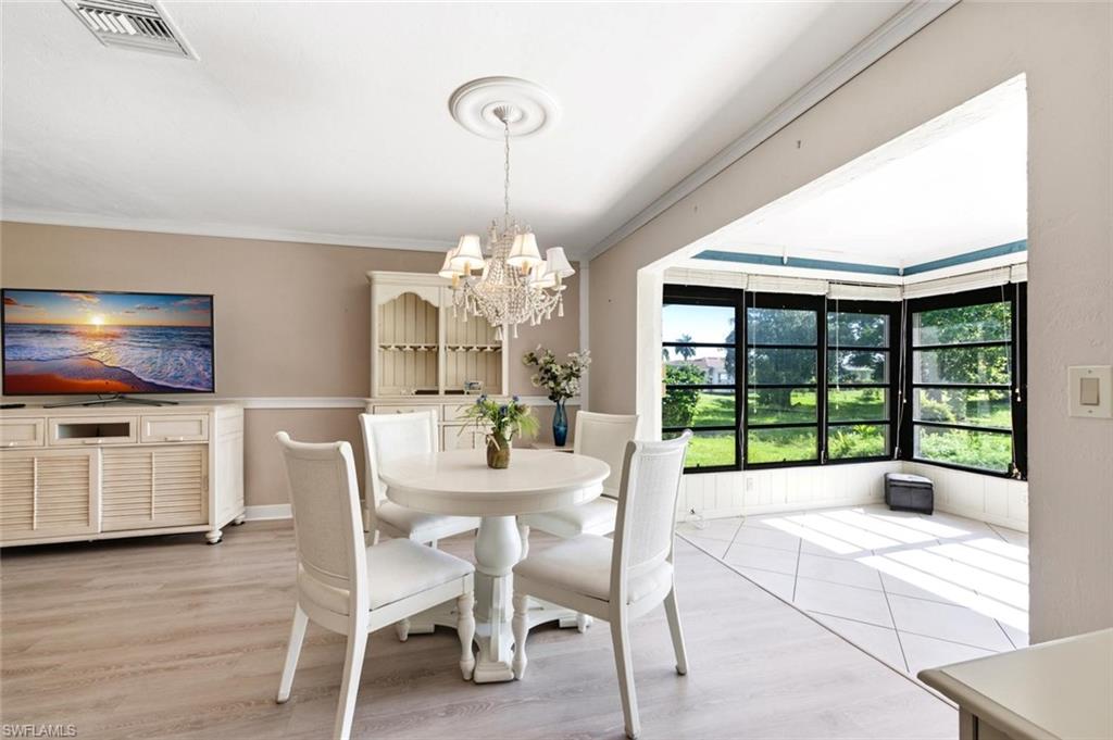 120 Fleur De Lis LN